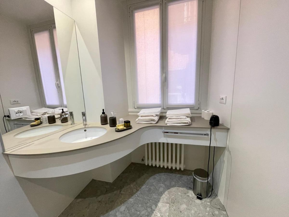Torino48 Guesthouse Milan Bagian luar foto