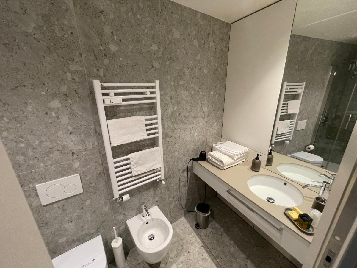 Torino48 Guesthouse Milan Bagian luar foto